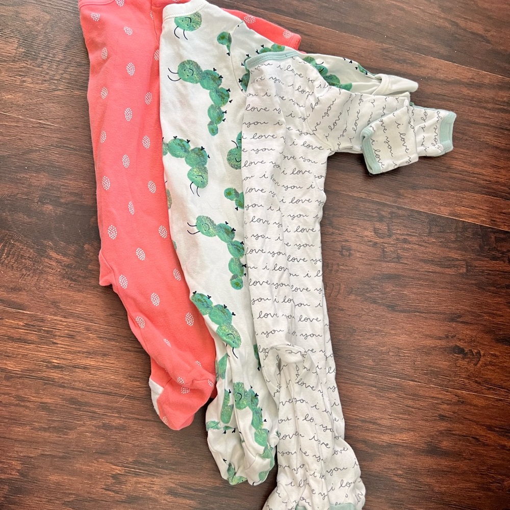 Baby pajamas bundle - caterpillars, chicken, I love you, 3-6 months - Picture 3 of 3